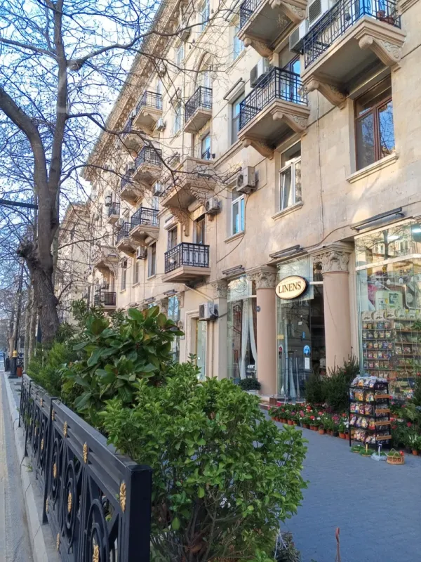 Kirayə verilir 1 otaqlı köhnə tikili 60 m²