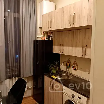 Kirayə verilir 1 otaqlı köhnə tikili 60 m²