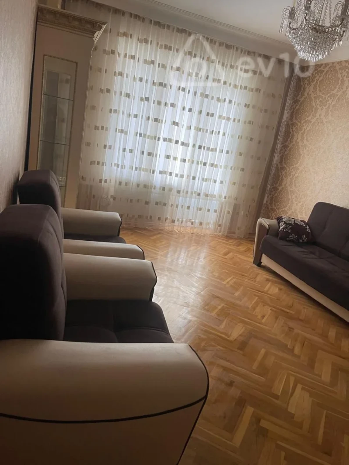 Kirayə verilir 3 otaqlı köhnə tikili 130 m²