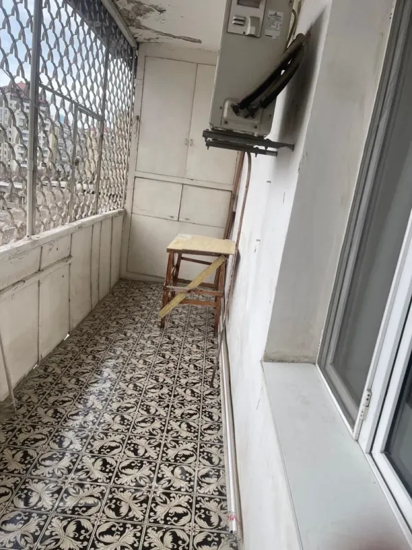 Kirayə verilir 3 otaqlı köhnə tikili 130 m²