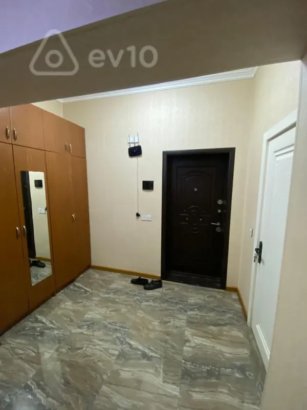 Kirayə verilir 2 otaqlı yeni tikili 70 m²