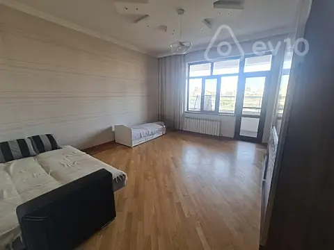 Kirayə verilir 3 otaqlı yeni tikili 155 m²