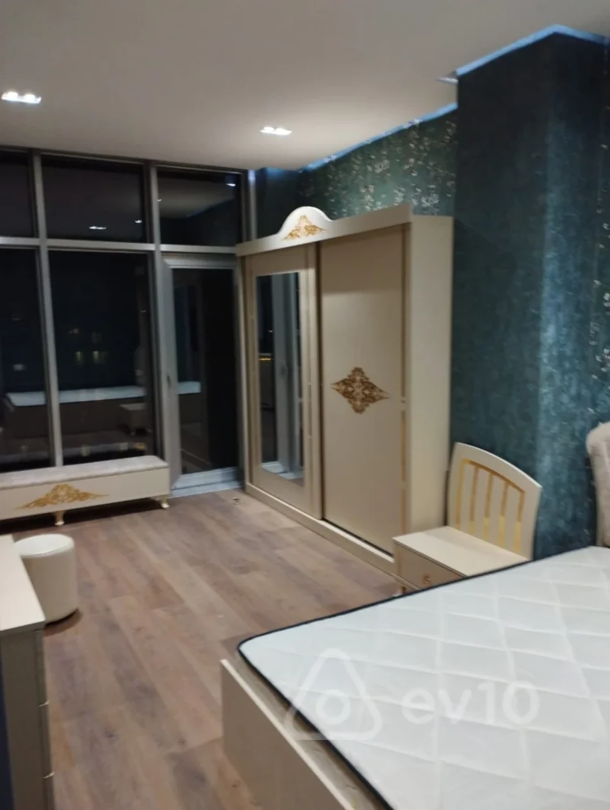 Kirayə verilir 3 otaqlı ofis 160 m²