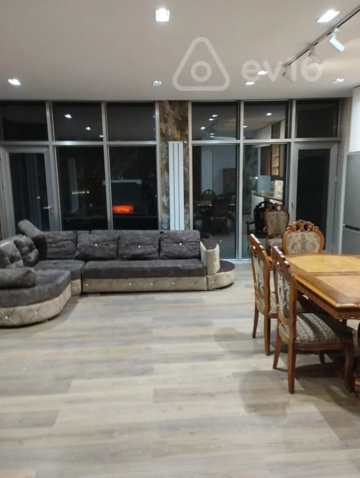 Kirayə verilir 3 otaqlı ofis 160 m²