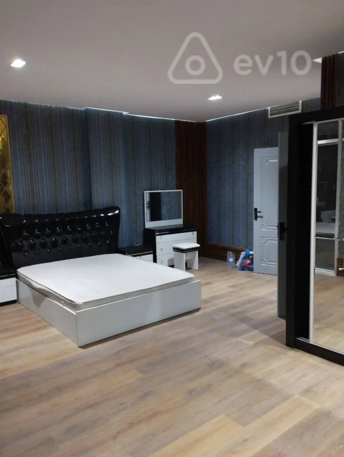 Kirayə verilir 3 otaqlı ofis 160 m²