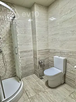 Kirayə verilir 2 otaqlı yeni tikili 80 m²