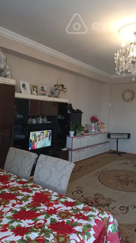 Kirayə verilir 3 otaqlı yeni tikili 120 m²