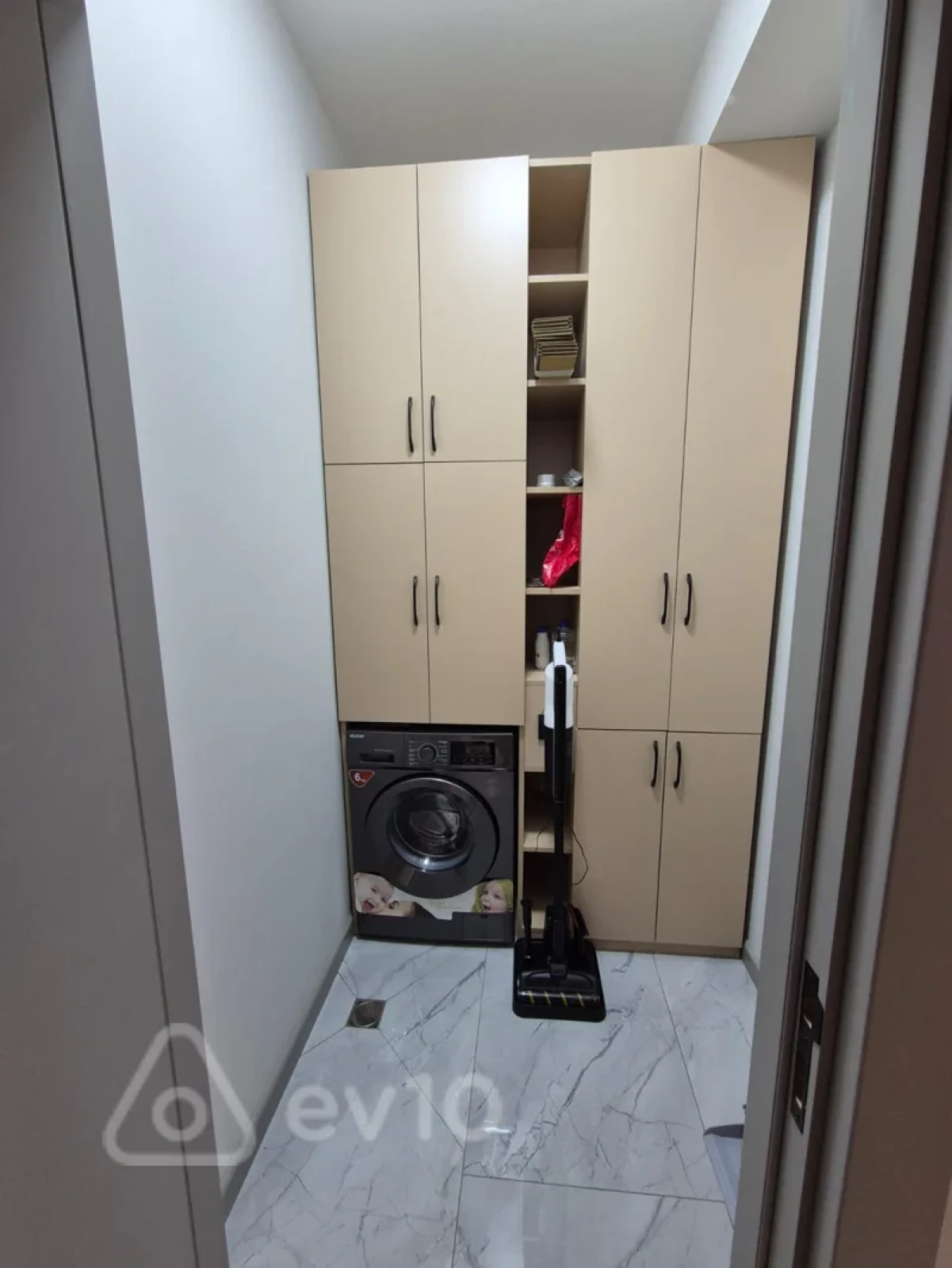 Kirayə verilir 3 otaqlı yeni tikili 130 m²