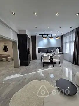 Kirayə verilir 3 otaqlı yeni tikili 130 m²