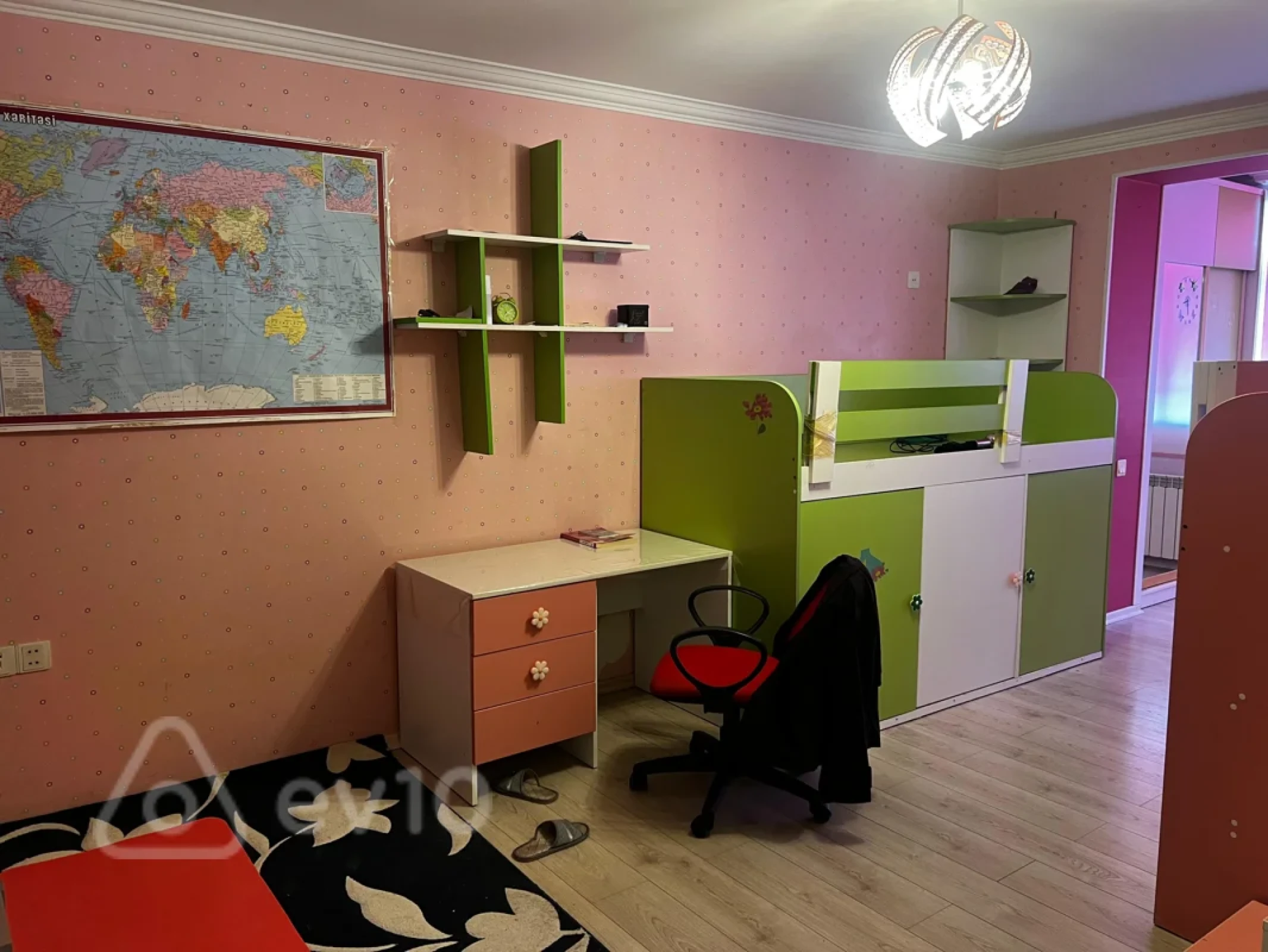 Kirayə verilir 3 otaqlı köhnə tikili 80 m²