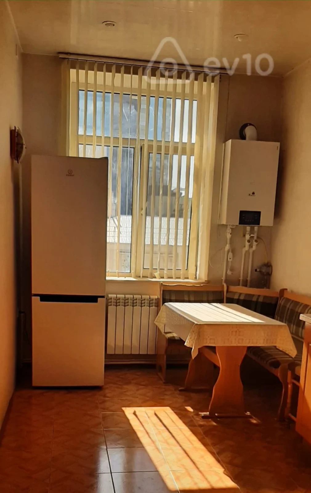 Kirayə verilir 2 otaqlı köhnə tikili 60 m²