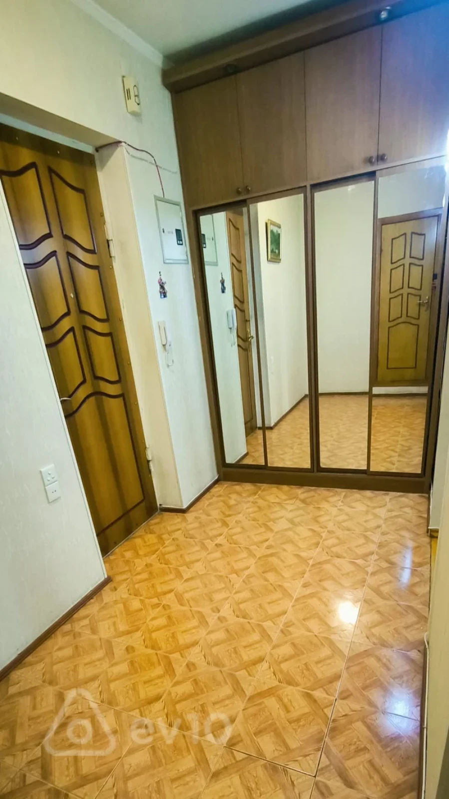 Kirayə verilir 2 otaqlı köhnə tikili 60 m²