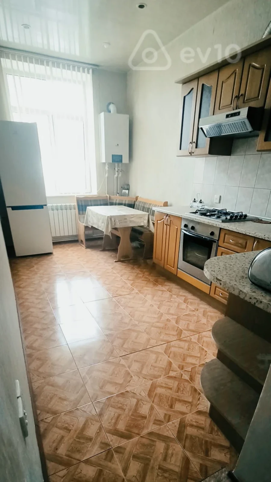Kirayə verilir 2 otaqlı köhnə tikili 60 m²