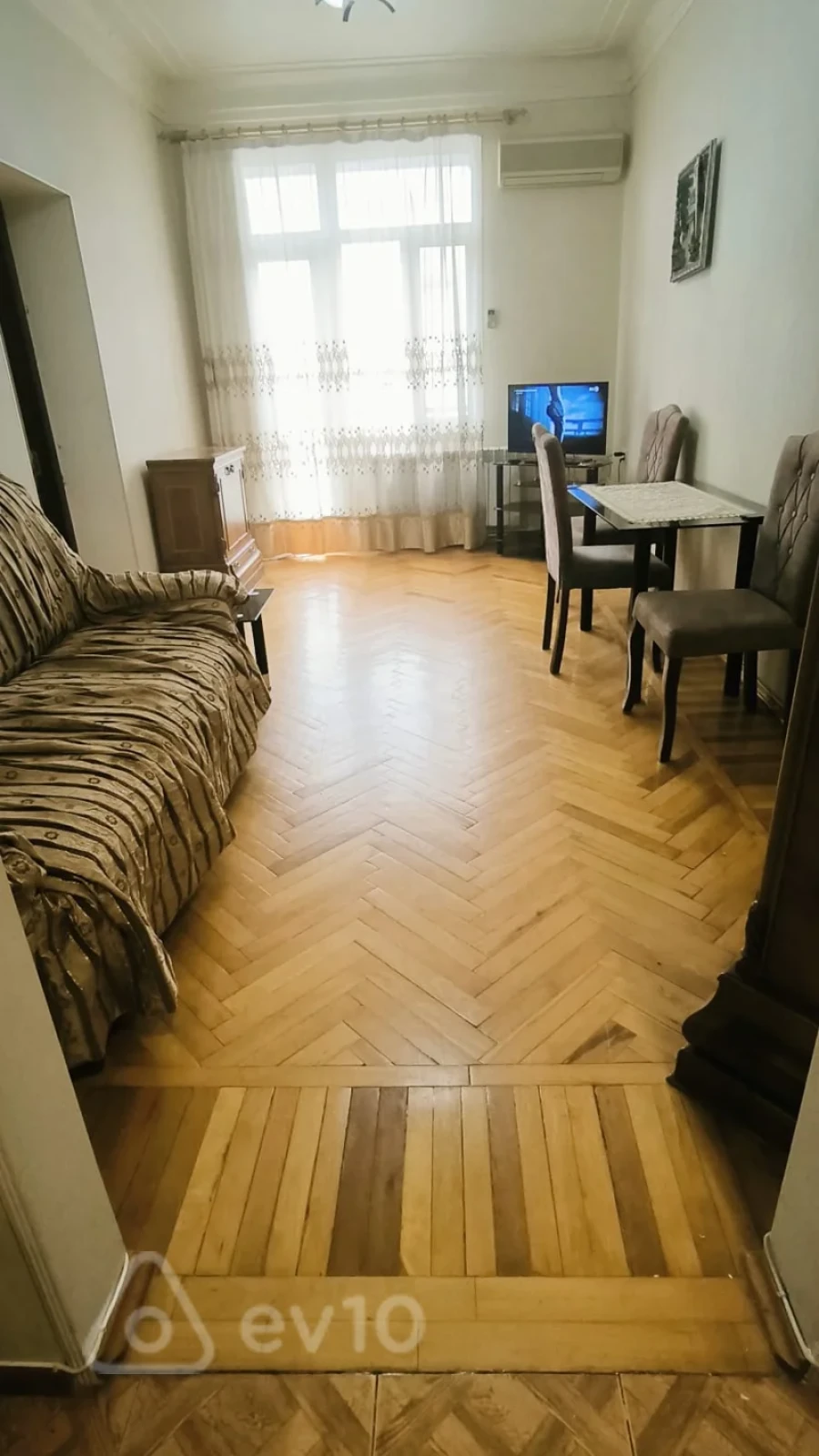 Kirayə verilir 2 otaqlı köhnə tikili 60 m²