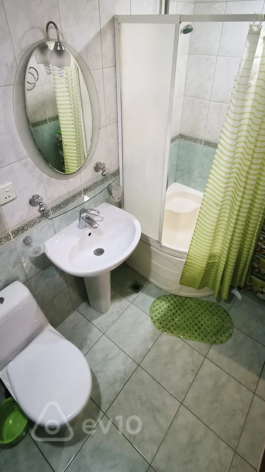 Kirayə verilir 2 otaqlı köhnə tikili 60 m²