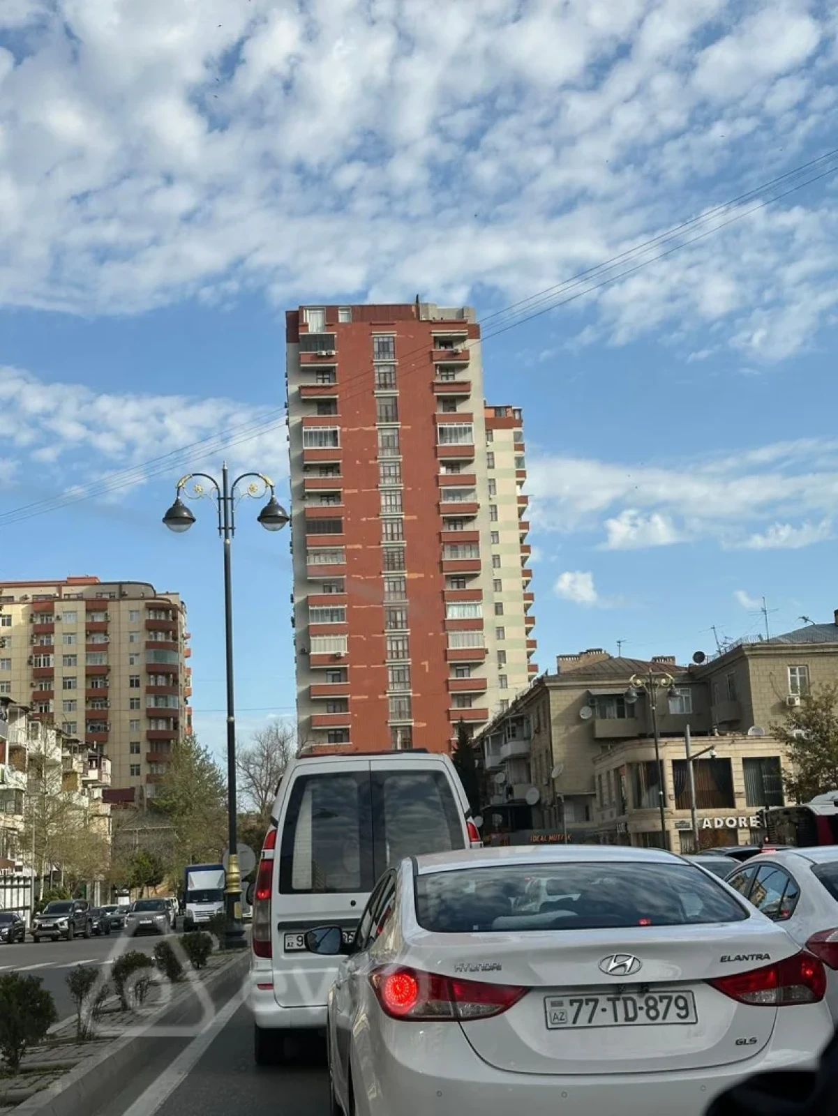 Kirayə verilir 2 otaqlı yeni tikili 70 m²