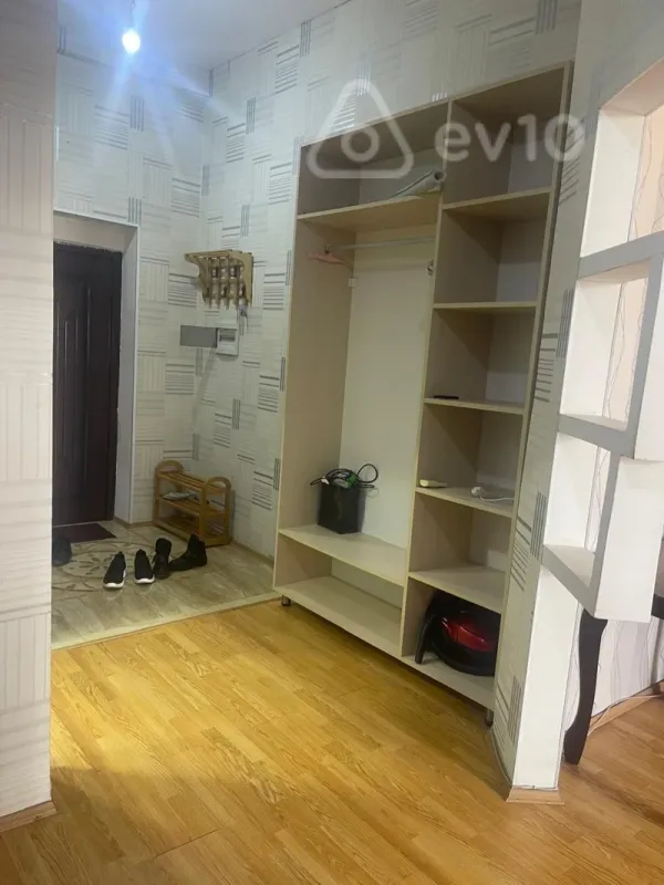 Kirayə verilir 2 otaqlı yeni tikili 70 m²