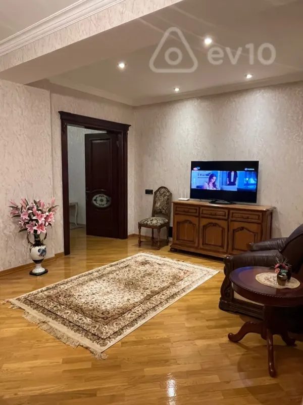 Satılır 4 otaqlı yeni tikili 225 m²