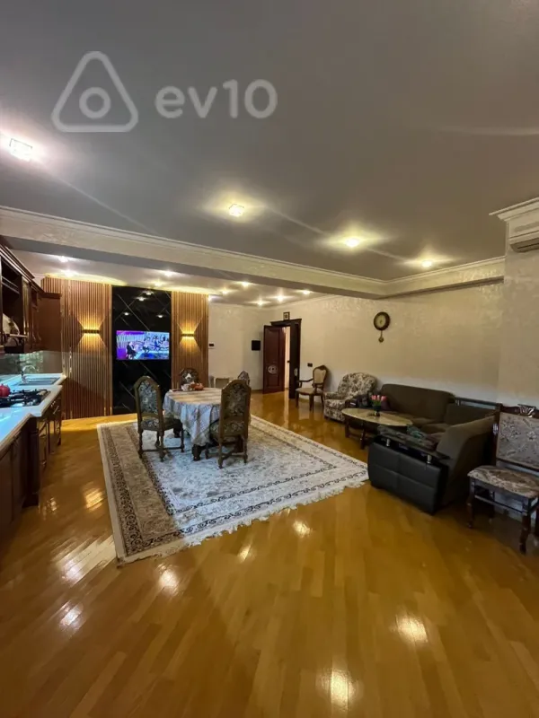 Satılır 4 otaqlı yeni tikili 225 m²