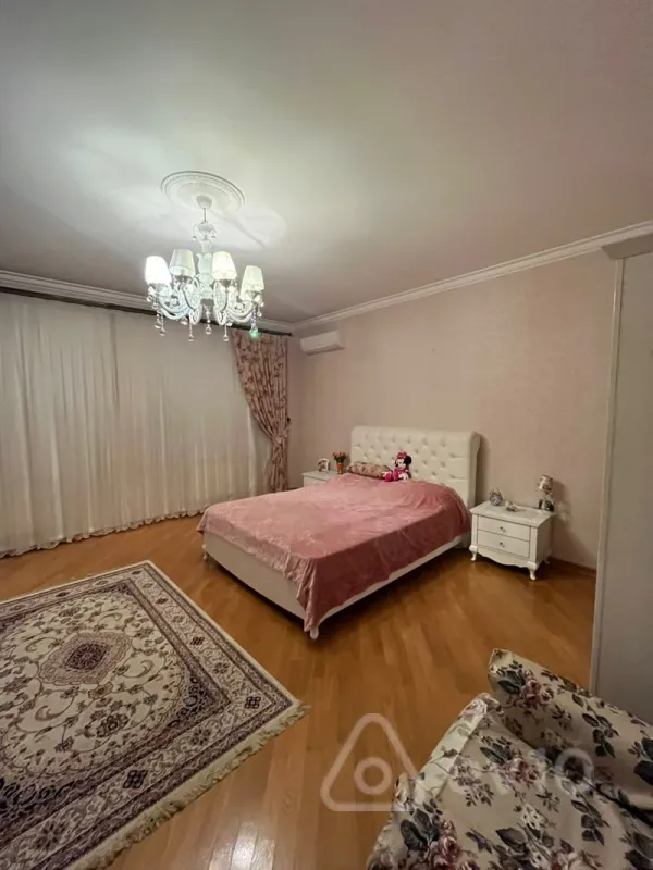 Satılır 4 otaqlı yeni tikili 225 m²