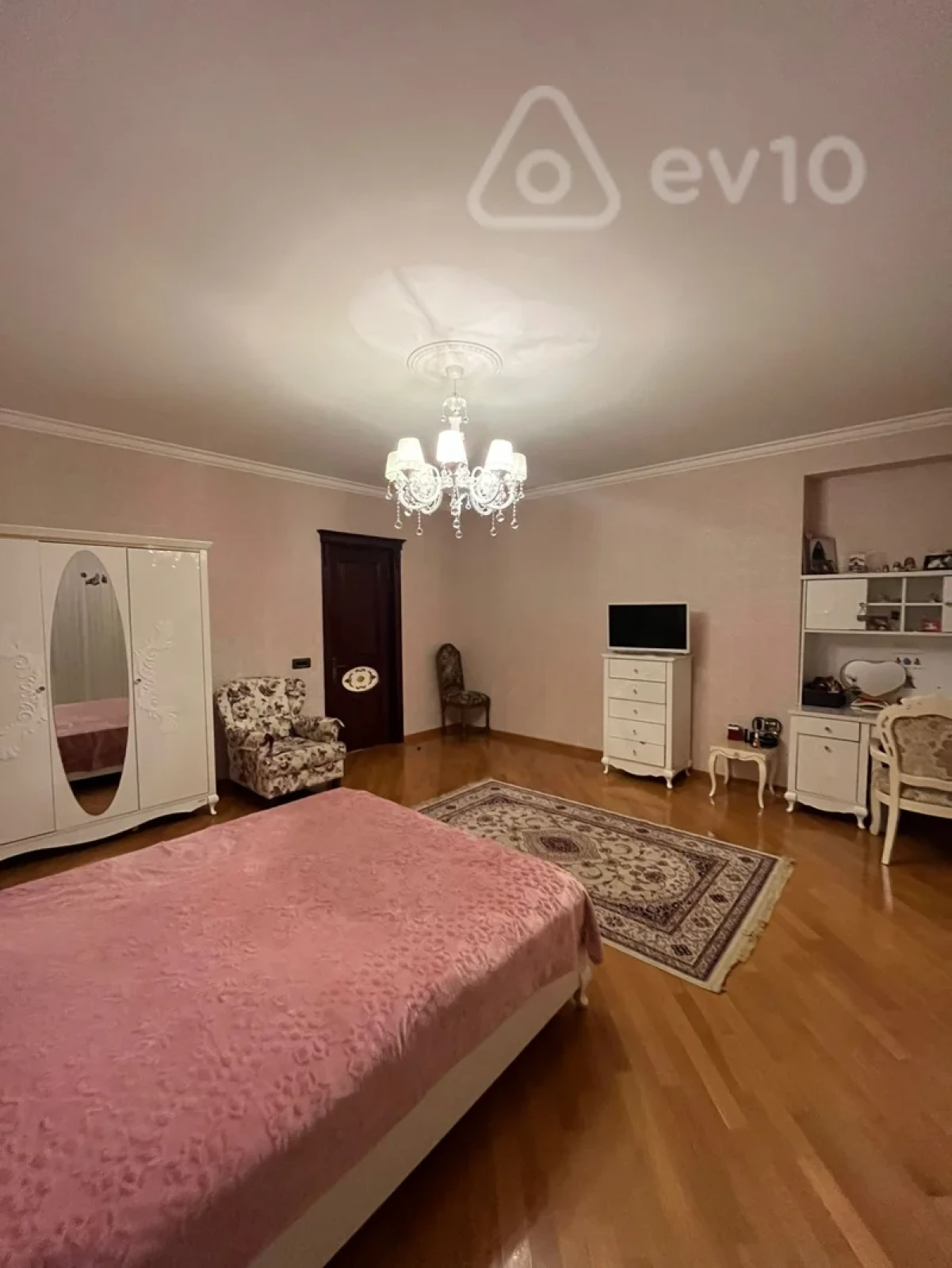 Satılır 4 otaqlı yeni tikili 225 m²