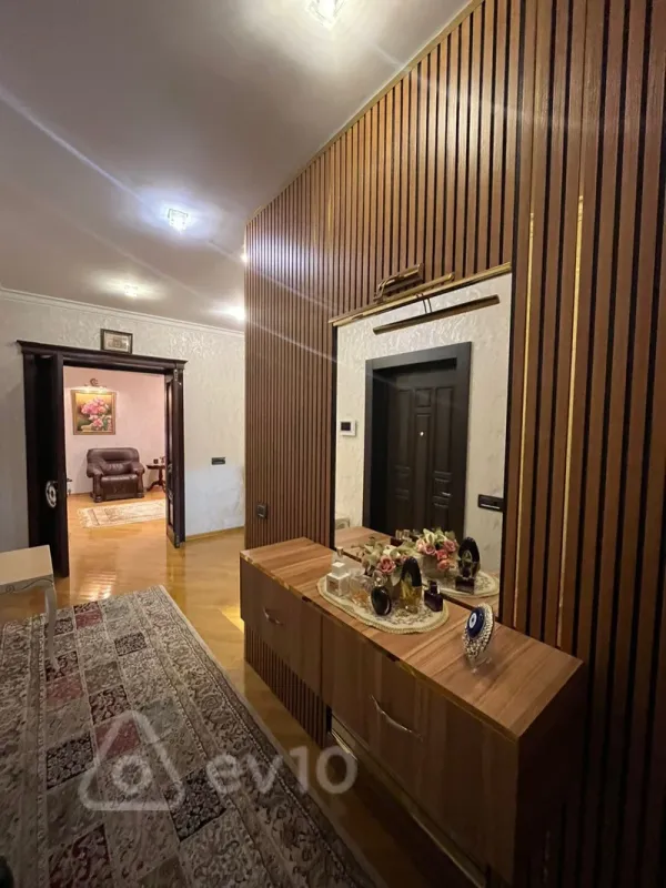 Satılır 4 otaqlı yeni tikili 225 m²