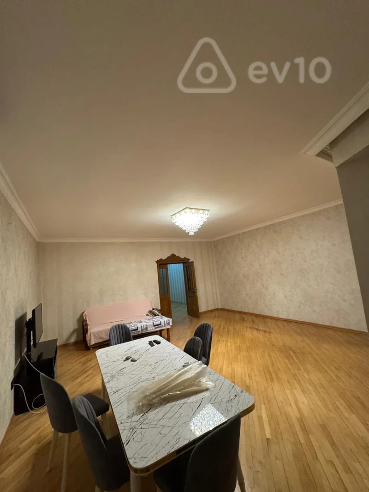 Kirayə verilir 3 otaqlı yeni tikili 167 m²