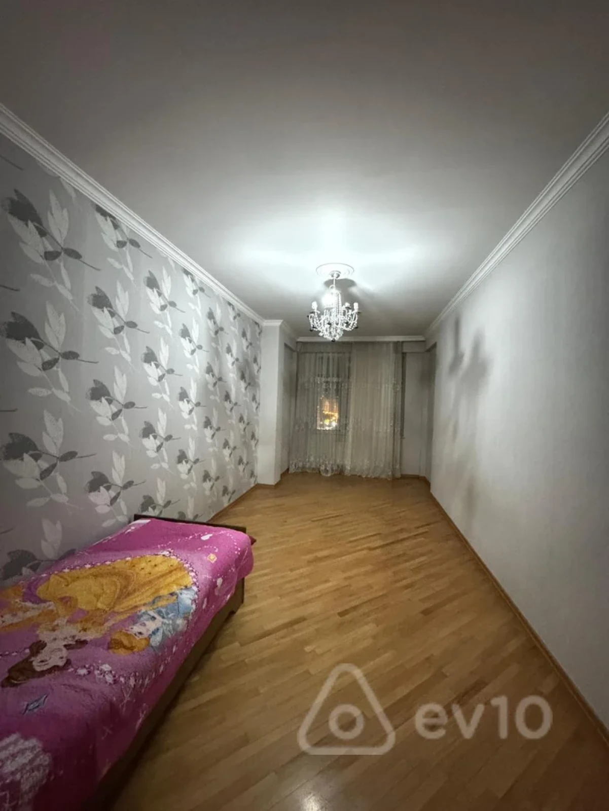 Kirayə verilir 3 otaqlı yeni tikili 167 m²