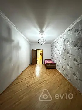 Kirayə verilir 3 otaqlı yeni tikili 167 m²
