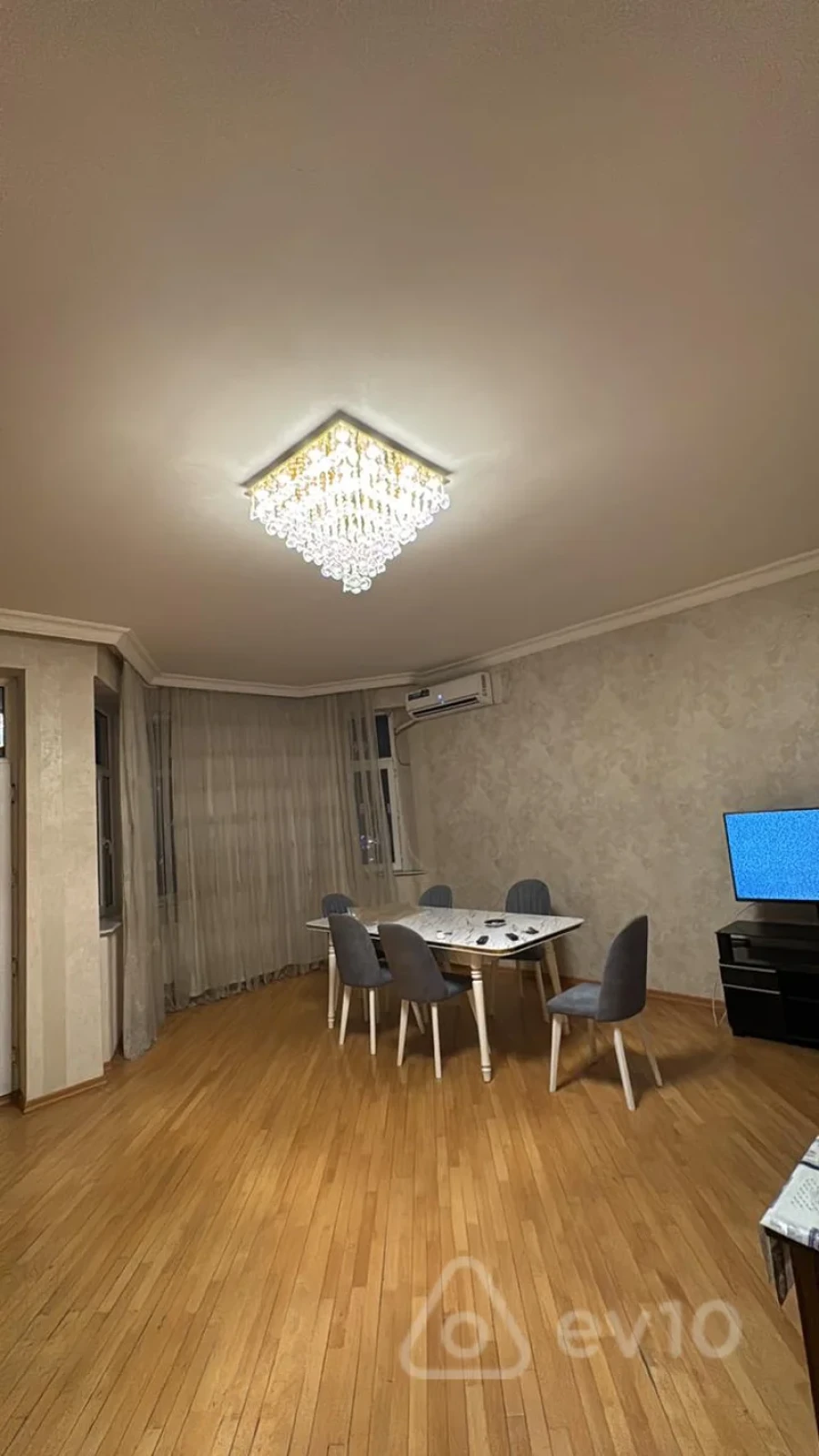 Kirayə verilir 3 otaqlı yeni tikili 167 m²
