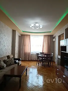 Kirayə verilir 2 otaqlı yeni tikili 96 m²
