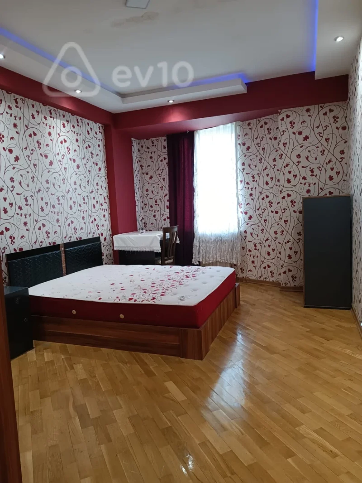 Kirayə verilir 2 otaqlı yeni tikili 96 m²
