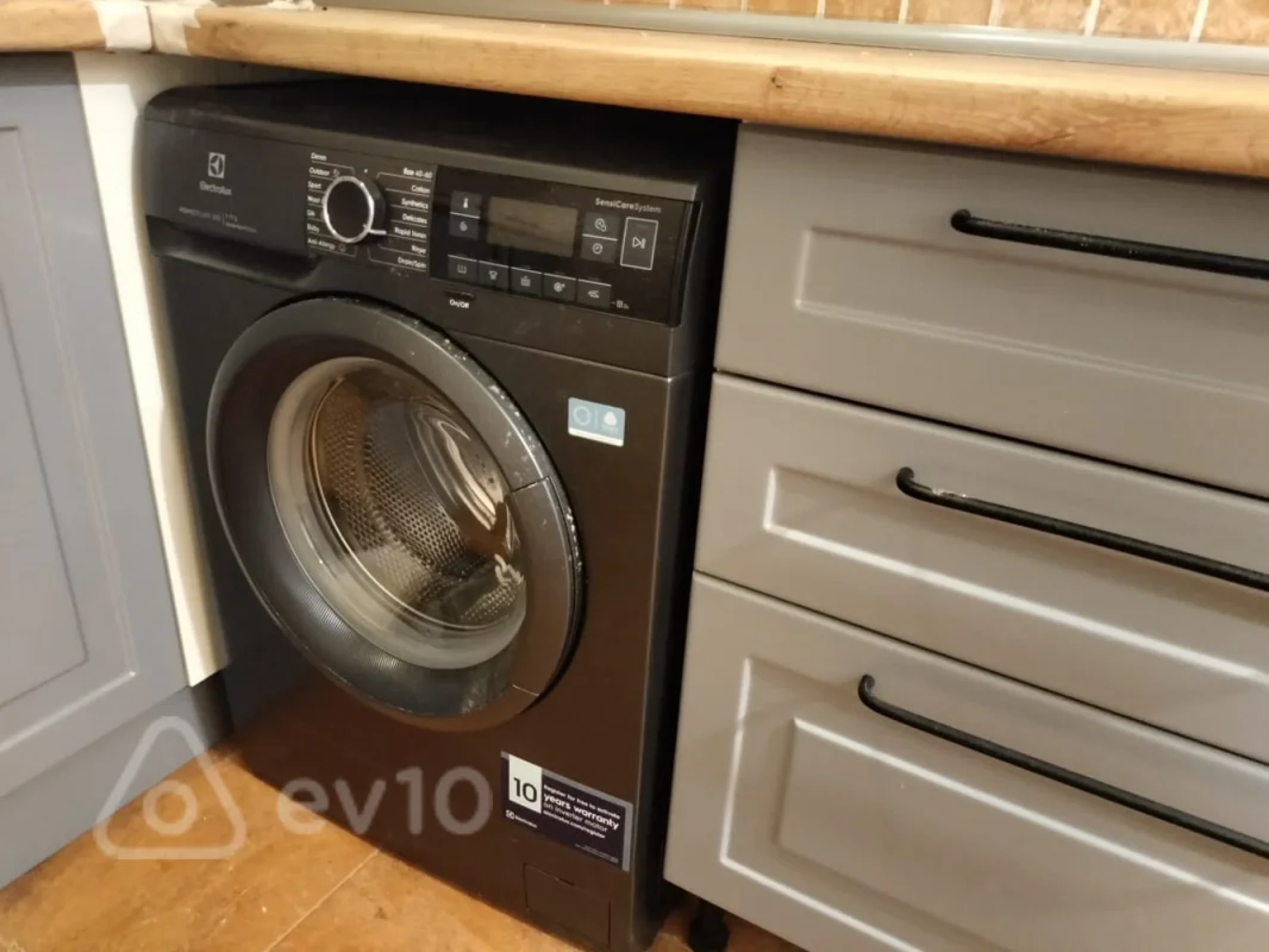 Kirayə verilir 2 otaqlı yeni tikili 96 m²