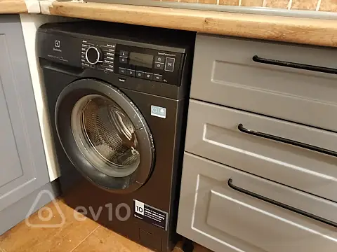 Kirayə verilir 2 otaqlı yeni tikili 96 m²