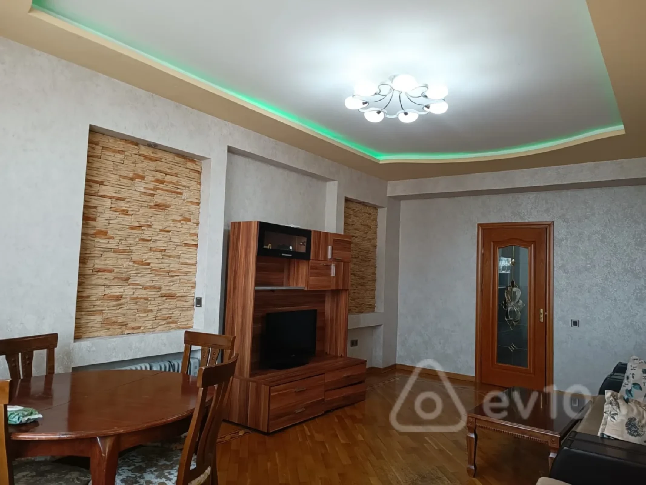 Kirayə verilir 2 otaqlı yeni tikili 96 m²