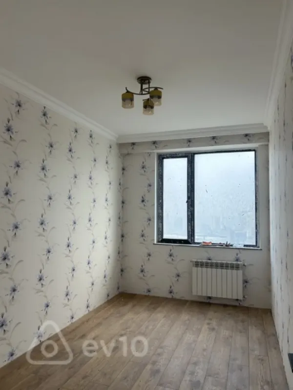 Kirayə verilir 3 otaqlı yeni tikili 80 m²