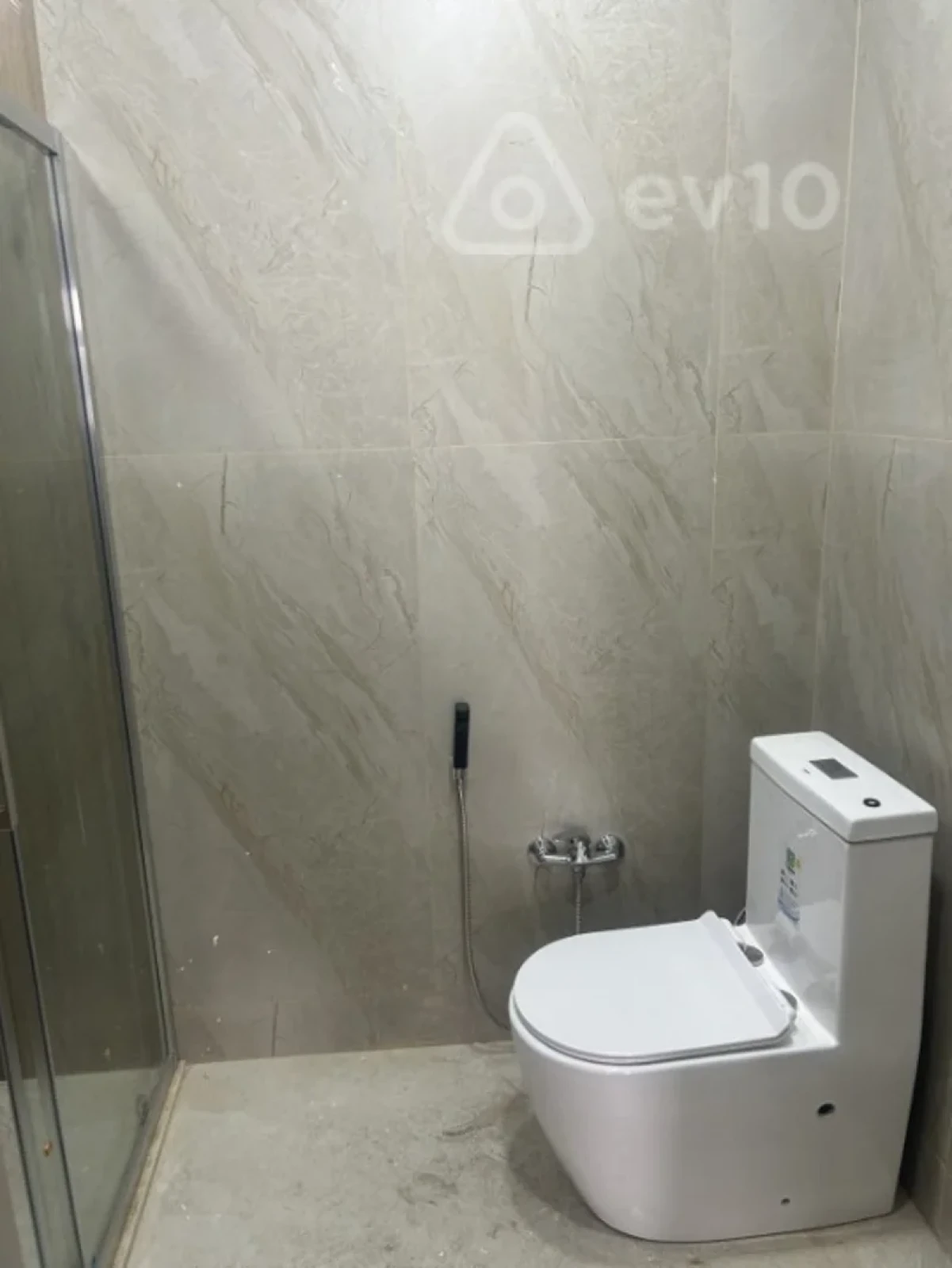 Kirayə verilir 3 otaqlı yeni tikili 80 m²