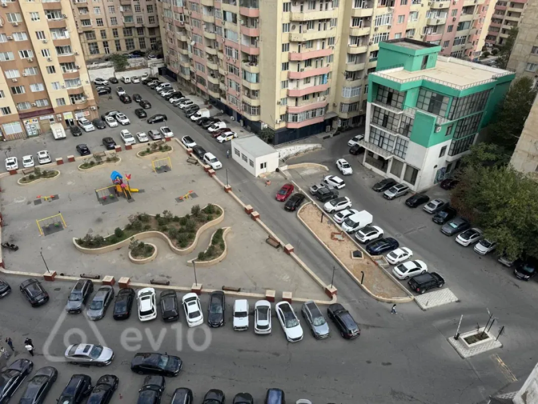 Kirayə verilir 3 otaqlı yeni tikili 138 m²