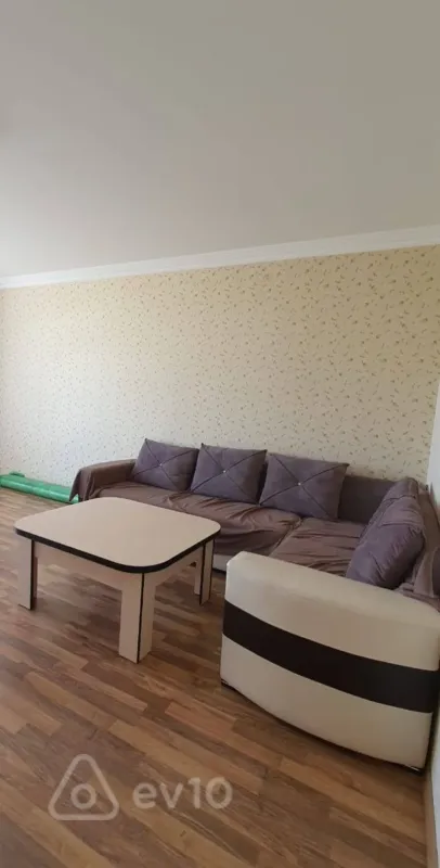 Kirayə verilir 2 otaqlı yeni tikili 105 m²