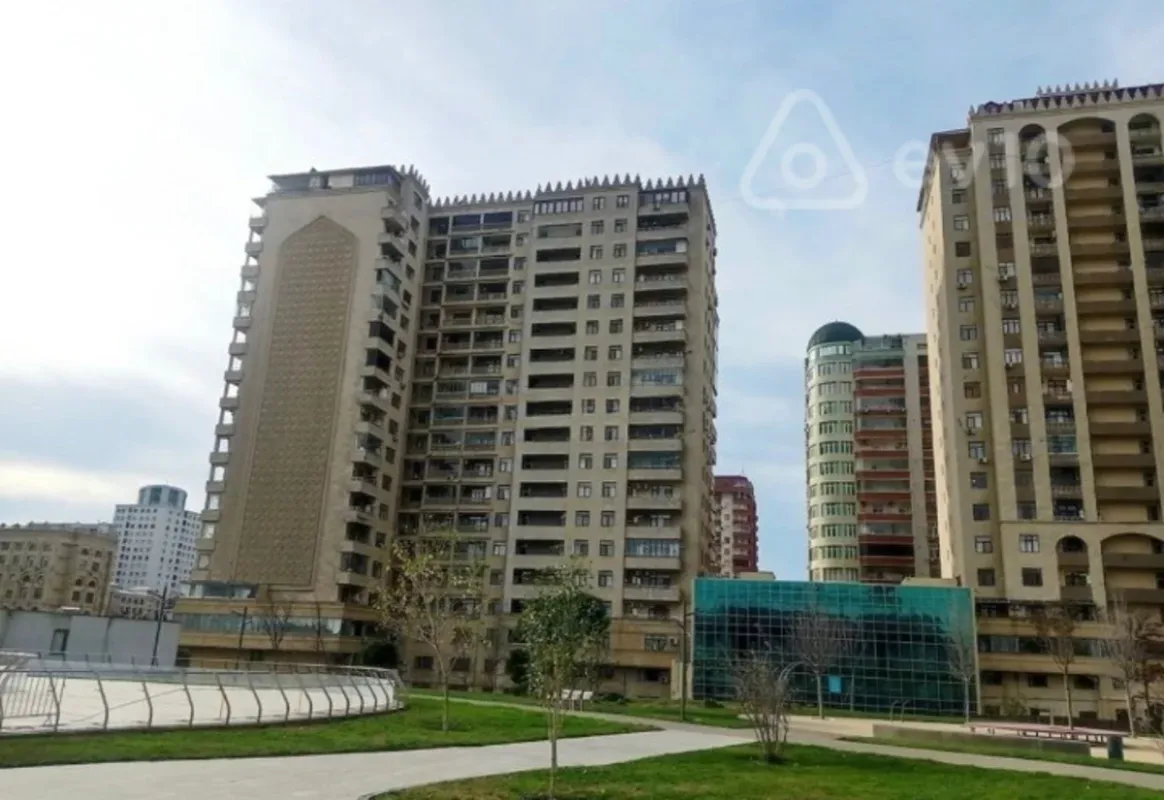 Kirayə verilir 2 otaqlı yeni tikili 105 m²