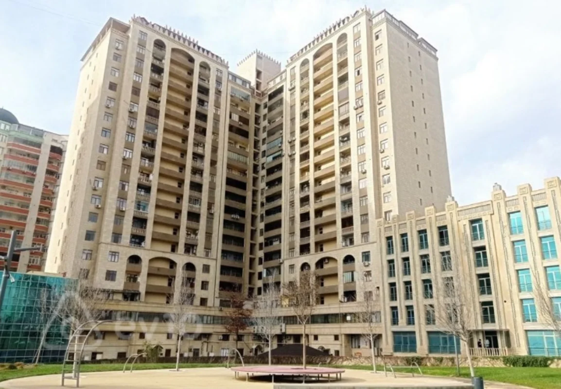 Kirayə verilir 2 otaqlı yeni tikili 105 m²