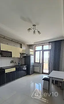 Kirayə verilir 2 otaqlı yeni tikili 105 m²