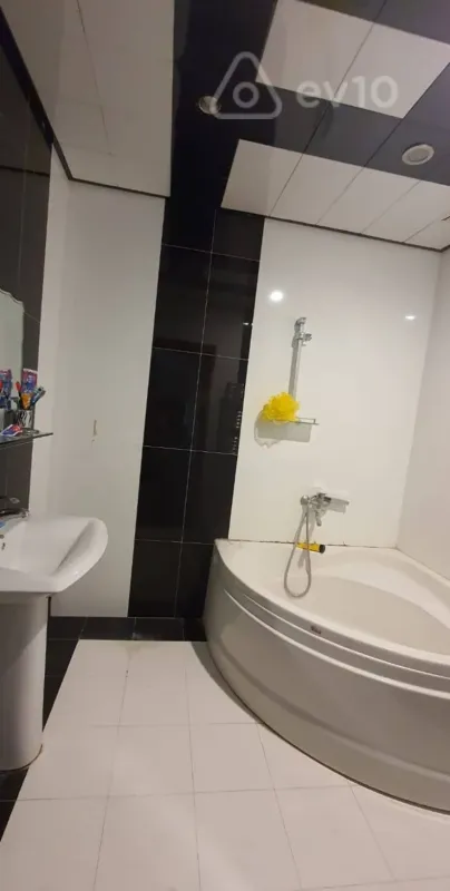 Kirayə verilir 2 otaqlı yeni tikili 105 m²