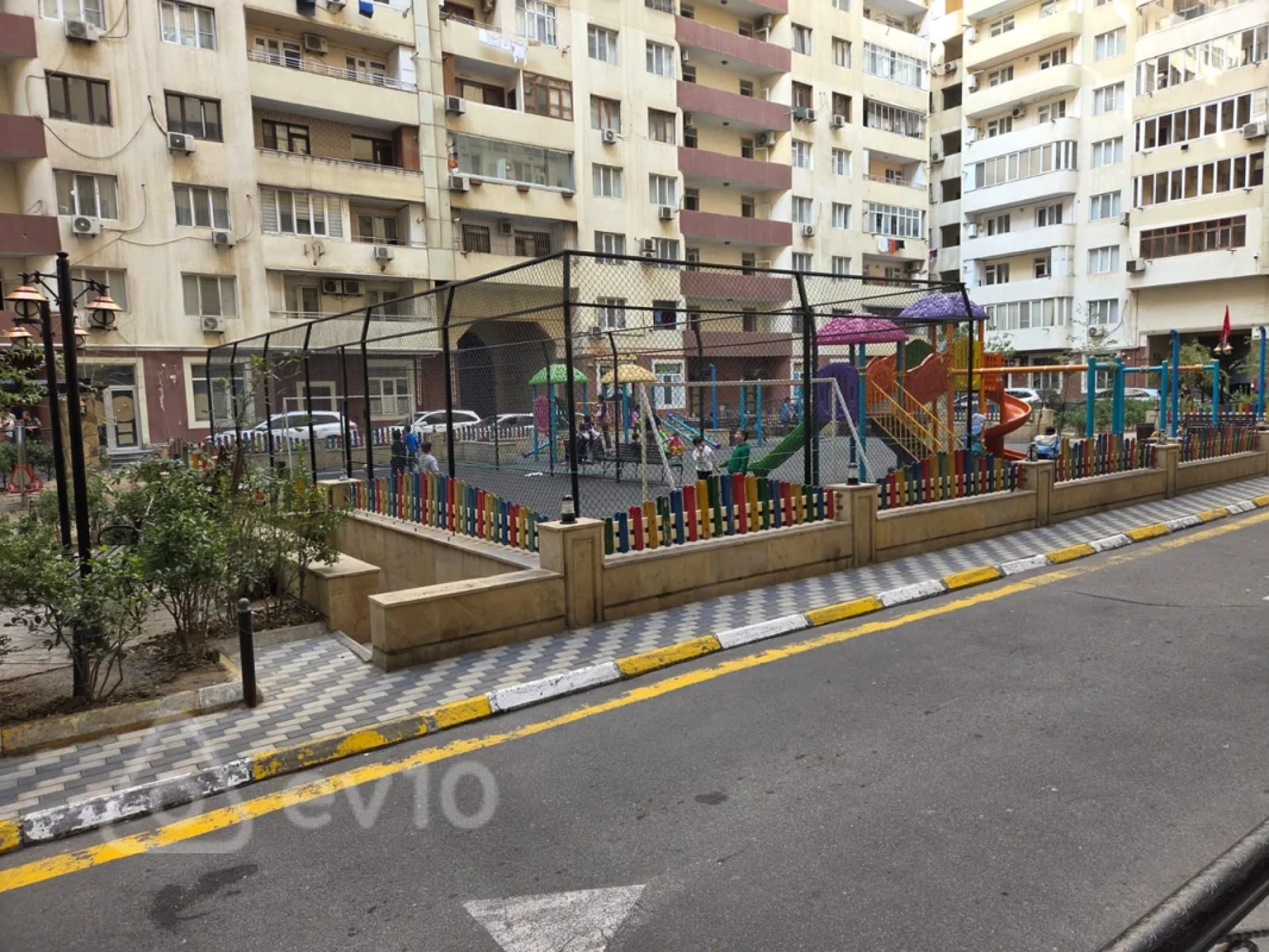 Kirayə verilir 3 otaqlı yeni tikili 130 m²