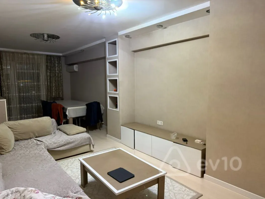 Kirayə verilir 3 otaqlı yeni tikili 130 m²
