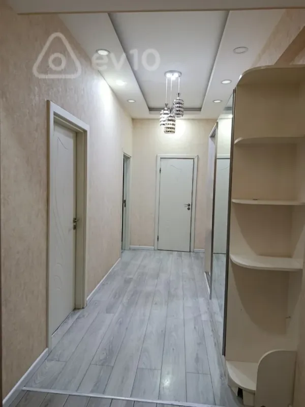 Kirayə verilir 3 otaqlı yeni tikili 110 m²