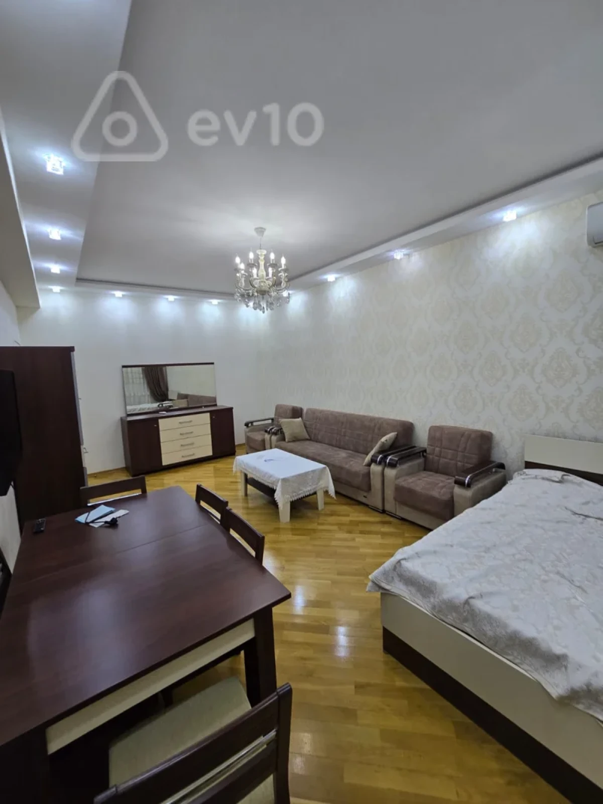 Kirayə verilir 2 otaqlı yeni tikili 94 m²