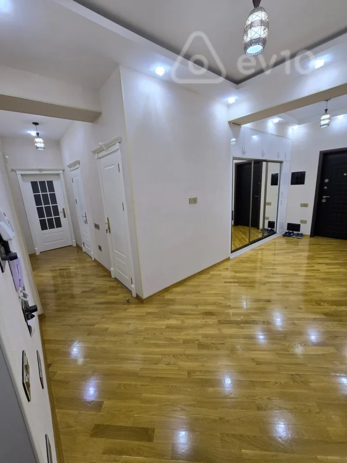 Kirayə verilir 2 otaqlı yeni tikili 94 m²