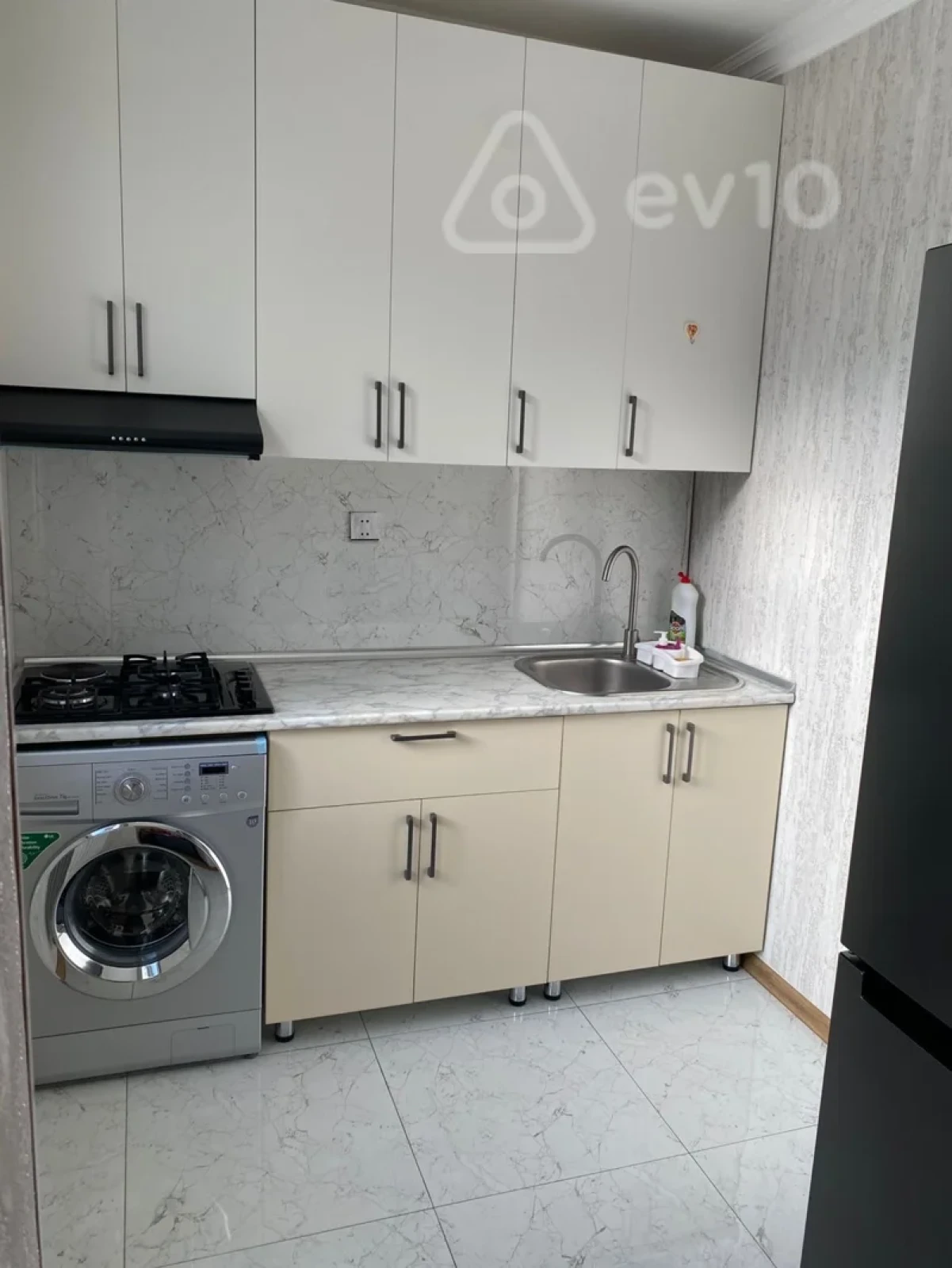 Kirayə verilir 2 otaqlı köhnə tikili 45 m²