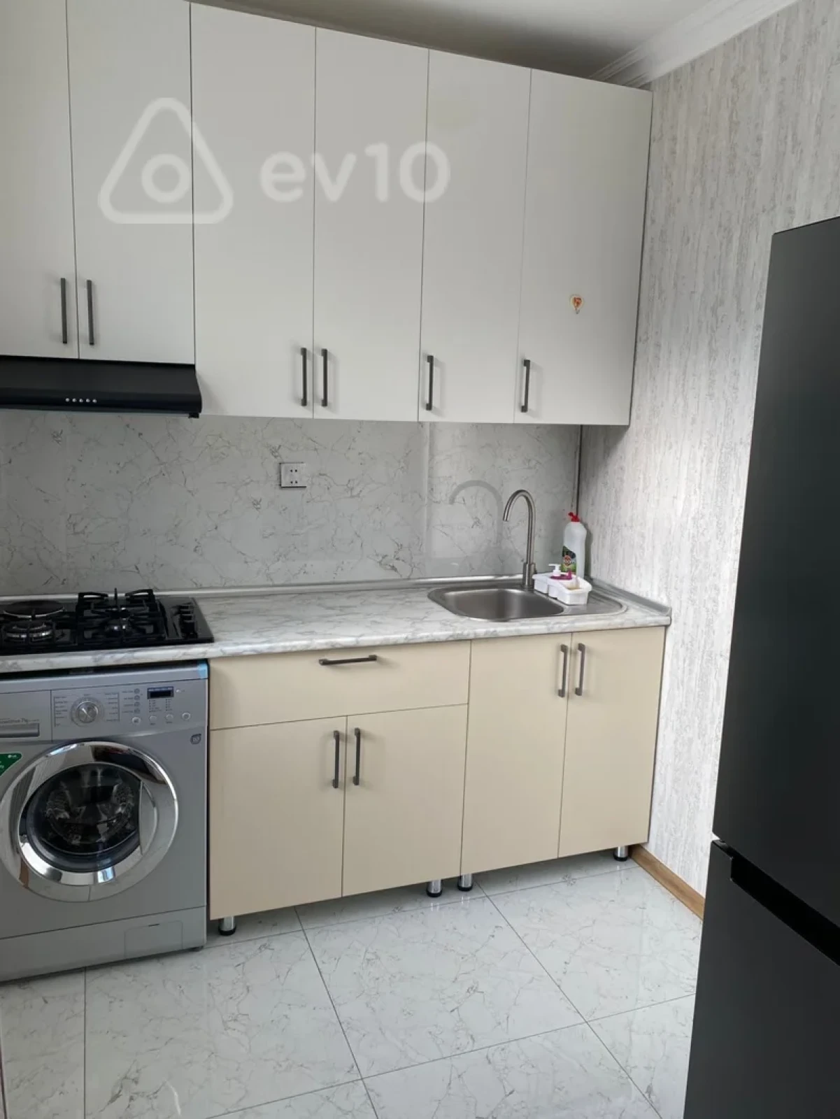 Kirayə verilir 2 otaqlı köhnə tikili 45 m²